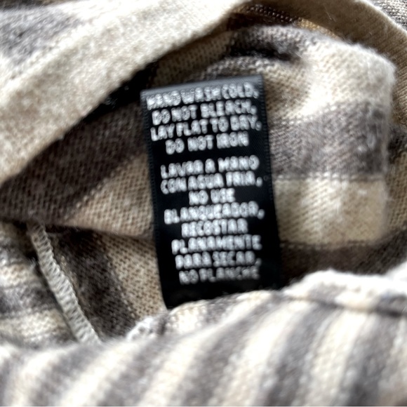 Sioni Angora, Cashmere Striped Sweater Size M - Picture 8 of 8
